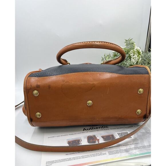 Authenticated Vintage Dooney & Bourke Navy Tan All Weather Leather Satchel Duck - Picture 5 of 10